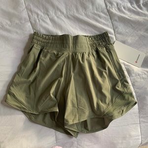 Lululemon Hotty Hot shorts